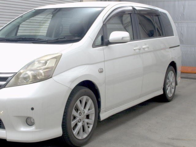 Toyota ISIS 2008 7506946-4