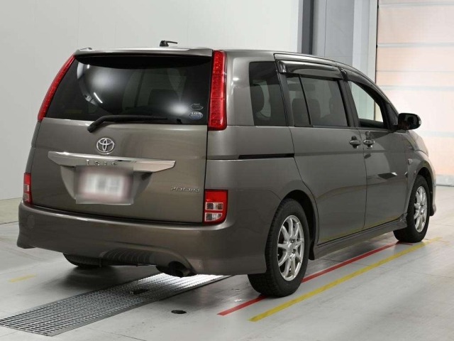Toyota ISIS 2007 7506953-1