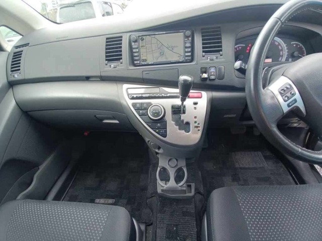 Toyota ISIS 2007 7506953-11