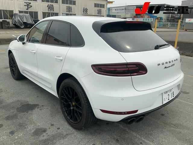 Porsche MACAN 2018 7494152-1