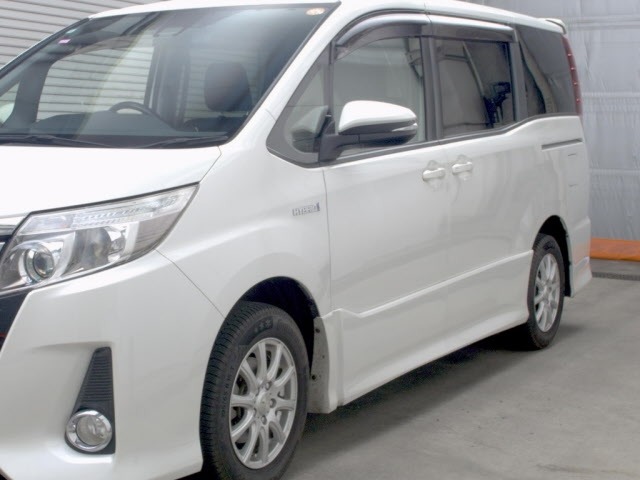 Toyota NOAH 2016 7507550-4