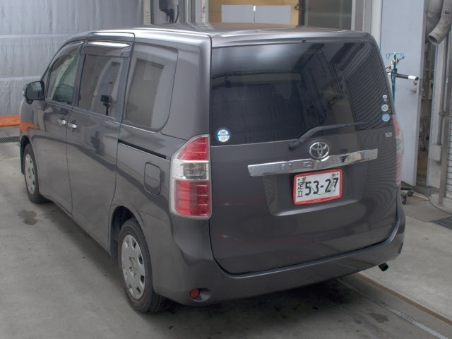 Toyota NOAH 2010 7507562-1