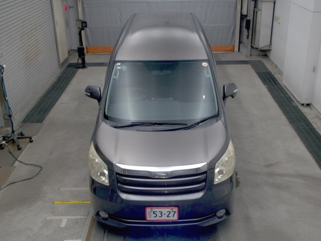 Toyota NOAH 2010 7507562-6