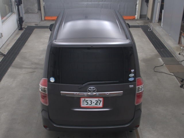 Toyota NOAH 2010 7507562-7