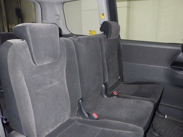 Toyota NOAH 2010 7507562-8