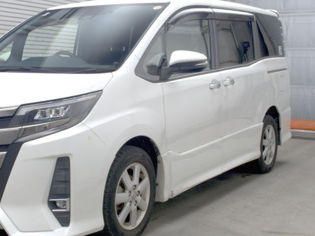 Toyota NOAH 2018 7507577-4