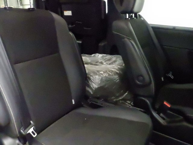 Toyota NOAH 2018 7507577-8