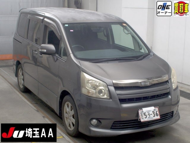 Toyota NOAH 2010 7507596-0