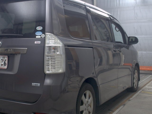Toyota NOAH 2010 7507596-5