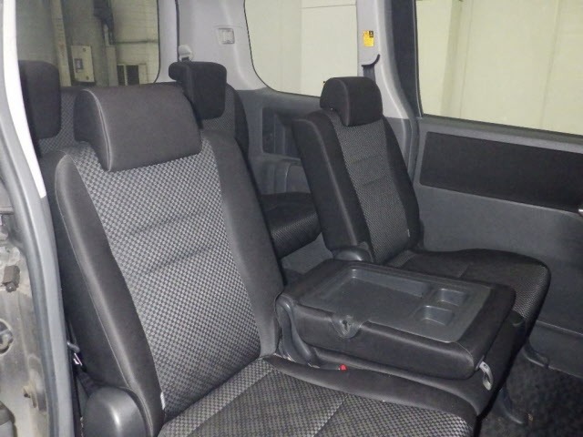 Toyota NOAH 2010 7507596-8