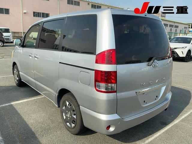 Toyota NOAH 2006 7507665-1