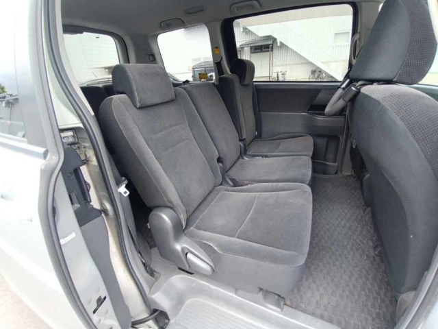 Toyota NOAH 2007 7507677-12