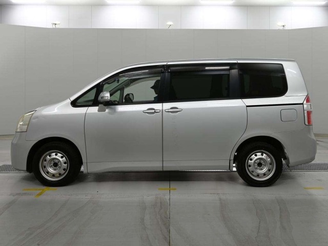 Toyota NOAH 2007 7507677-4