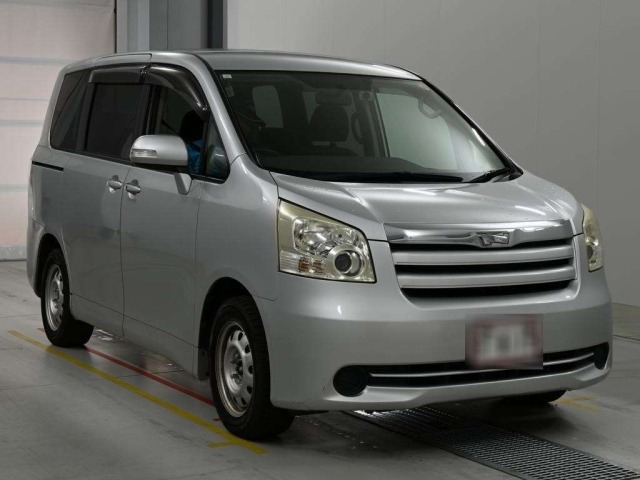 Toyota NOAH 2007 7507677-5