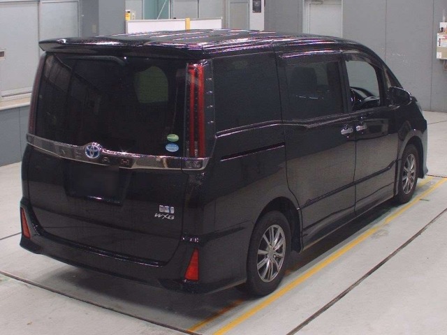 Toyota NOAH 2021 7507711-1