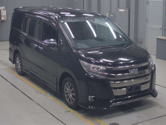 Toyota NOAH 2021 7507711-5