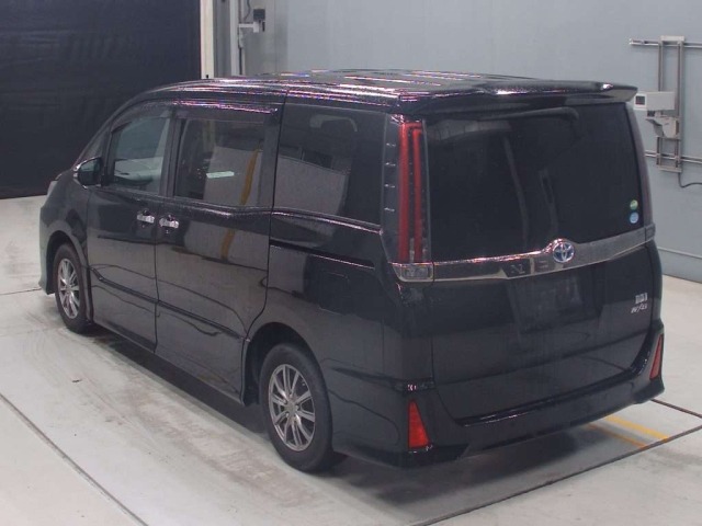 Toyota NOAH 2021 7507711-6