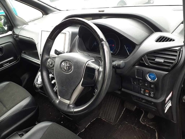 Toyota NOAH 2021 7507711-7