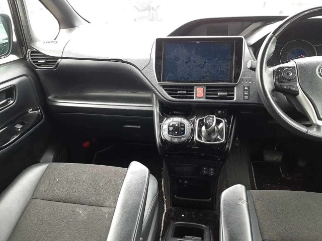 Toyota NOAH 2021 7507711-9