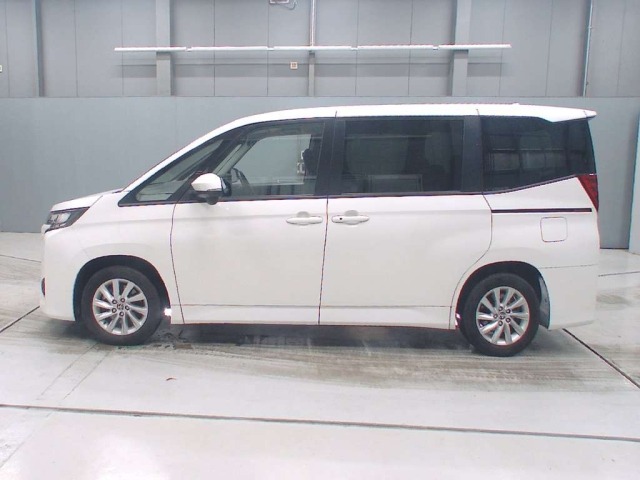 Toyota NOAH 2023 7507712-4