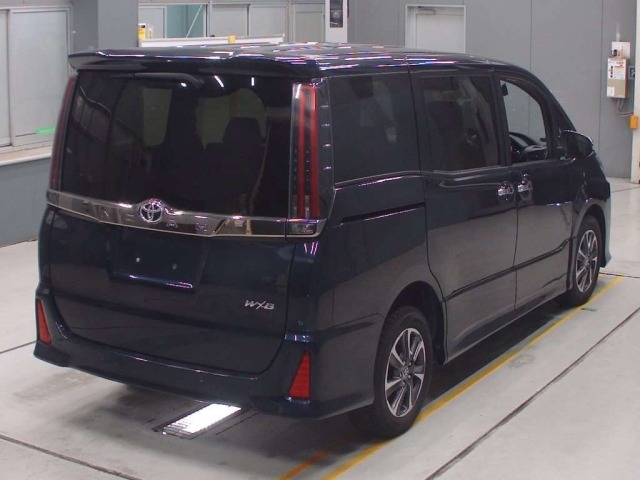 Toyota NOAH 2020 7507725-1