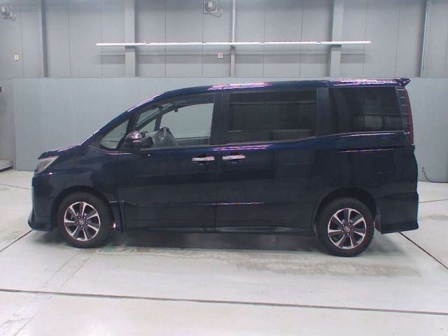 Toyota NOAH 2020 7507725-4