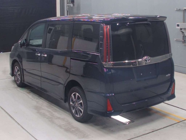 Toyota NOAH 2020 7507725-6