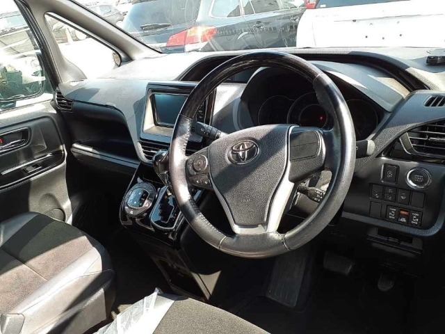 Toyota NOAH 2020 7507725-7