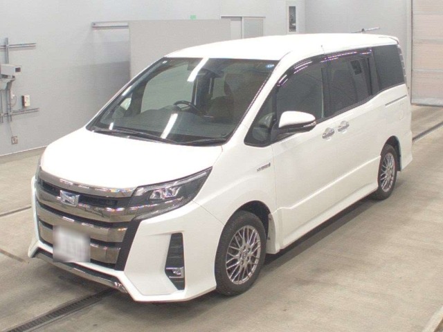 Toyota NOAH 2018 7507746-0