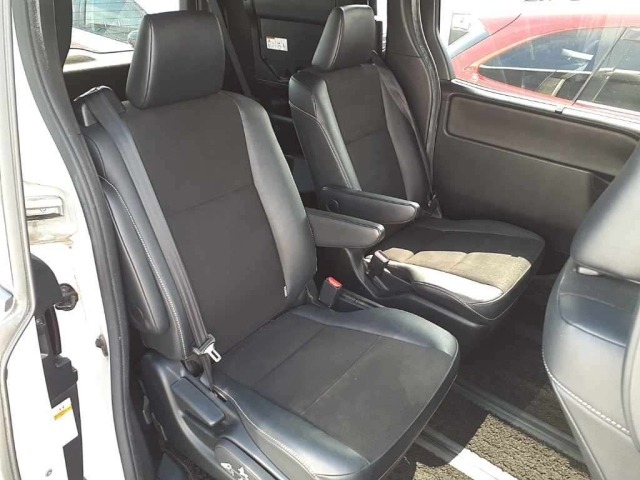 Toyota NOAH 2018 7507746-10