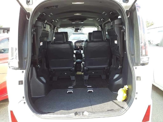 Toyota NOAH 2018 7507746-11