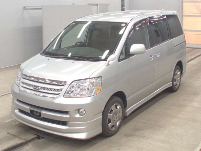 Toyota NOAH 2006 7507760-0