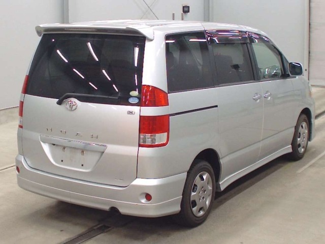 Toyota NOAH 2006 7507760-1