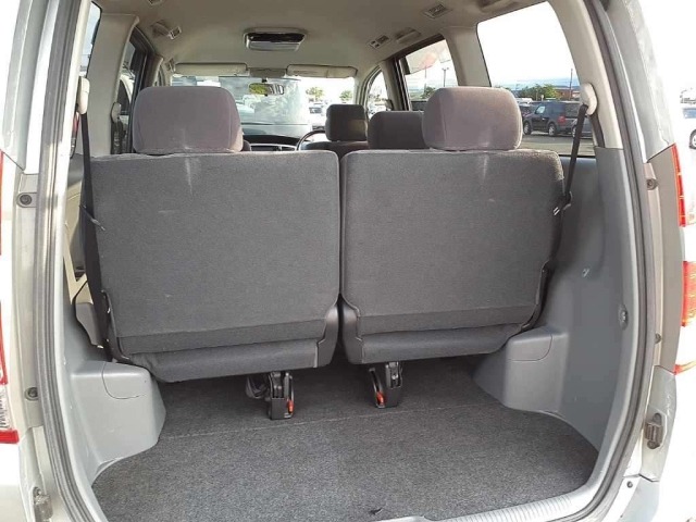 Toyota NOAH 2006 7507760-11