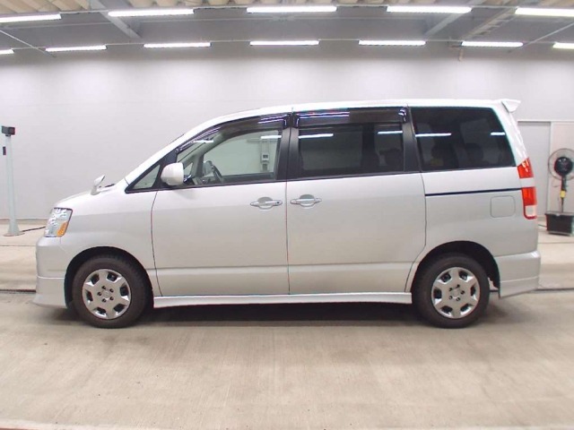 Toyota NOAH 2006 7507760-4