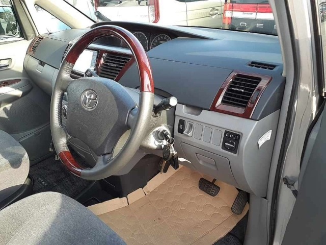 Toyota NOAH 2006 7507760-7
