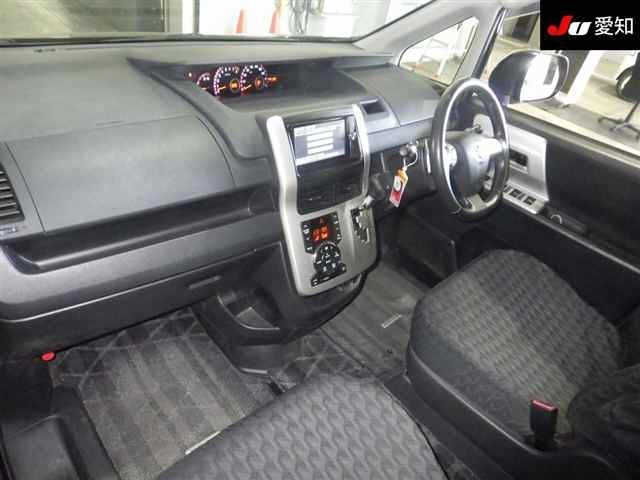 Toyota NOAH 2013 7507783-3