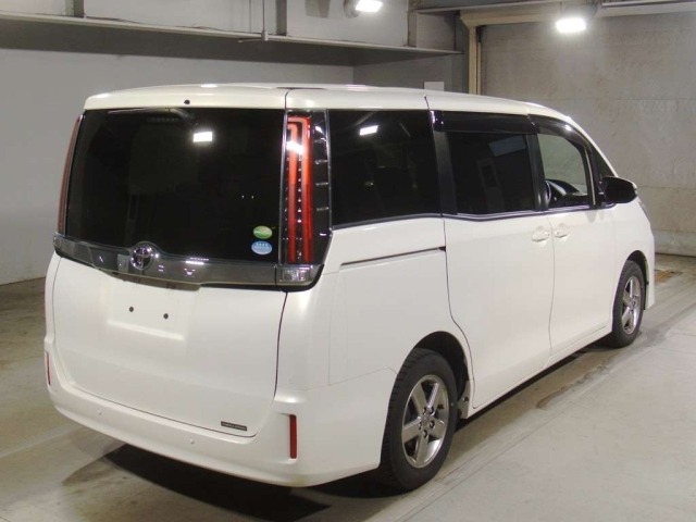 Toyota NOAH 2019 7507825-1