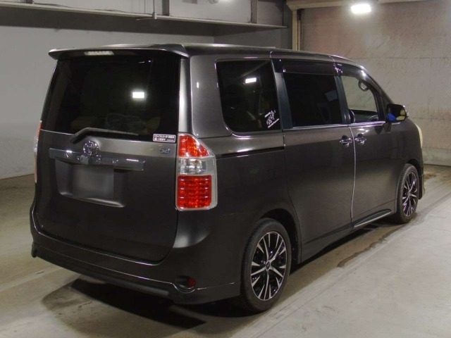 Toyota NOAH 2010 7507838-1
