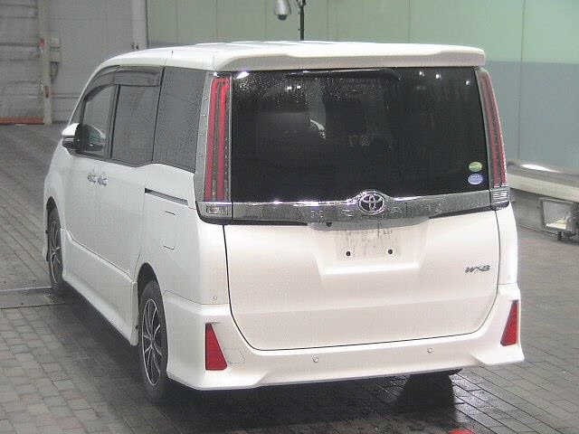 Toyota NOAH 2019 7507866-1