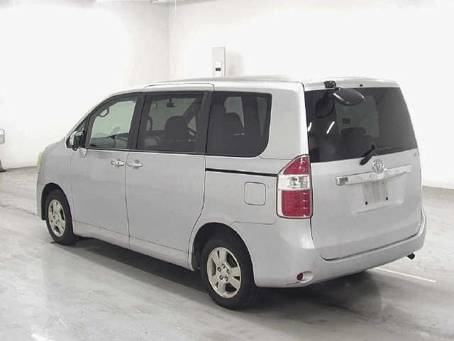 Toyota NOAH 2009 7507881-1