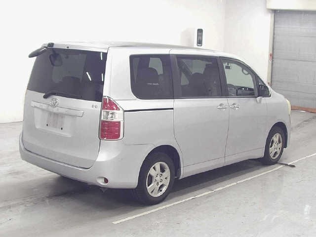 Toyota NOAH 2009 7507881-5