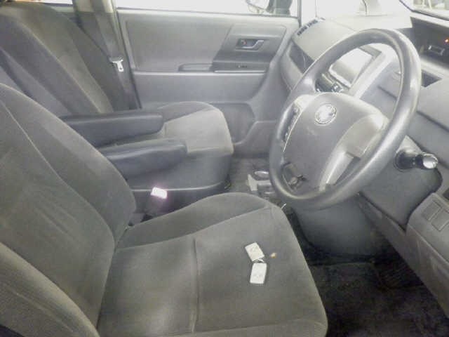 Toyota NOAH 2009 7507881-7
