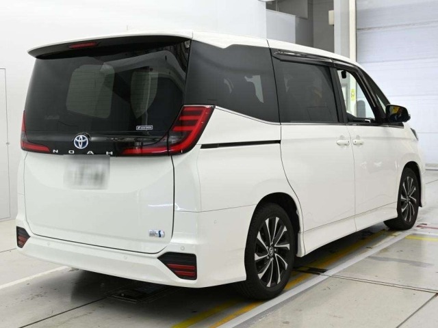 Toyota NOAH 2023 7507950-1