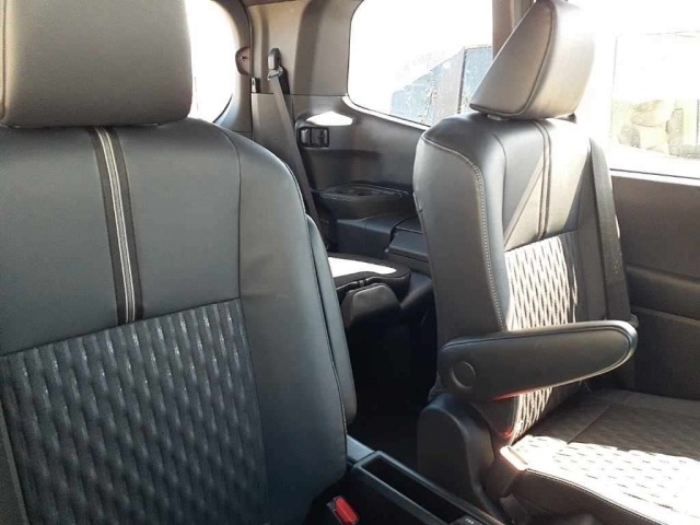 Toyota NOAH 2023 7507950-11
