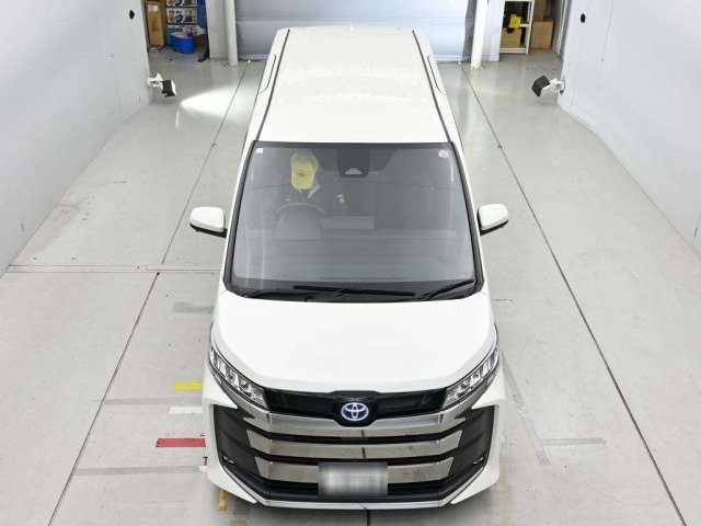 Toyota NOAH 2023 7507950-7