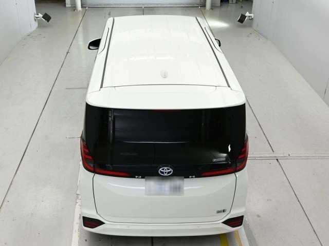 Toyota NOAH 2023 7507950-8