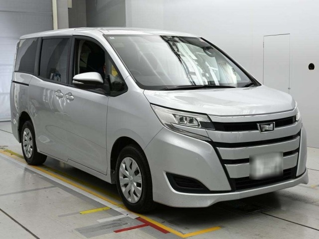 Toyota NOAH 2018 7507966-5