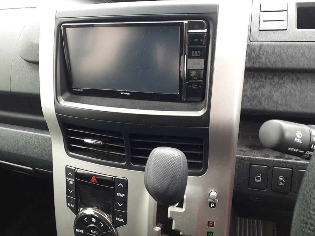 Toyota NOAH 2013 7507985-12