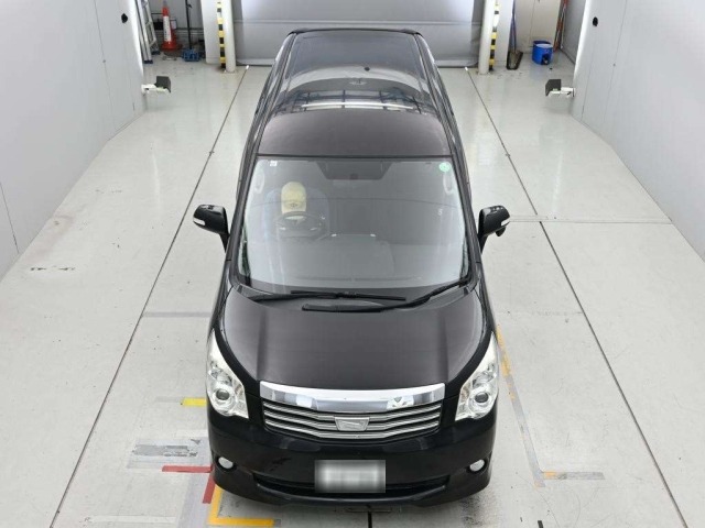 Toyota NOAH 2013 7507985-7